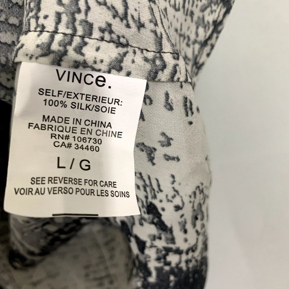 Vince Abstract Silk Pullover Blouse V Neck Black and White Dolman Sleeve Size L - Picture 6 of 6